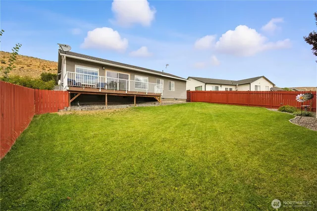 $420,000 | 121 Pryor Drive, Pateros, WA 98846