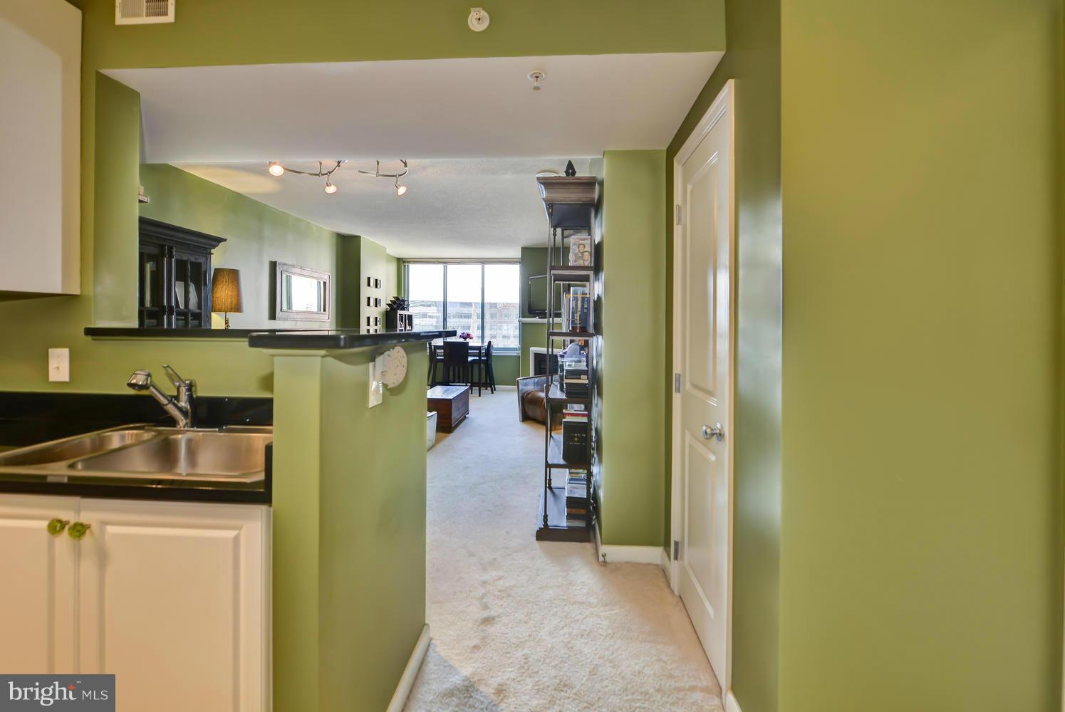 851 North Glebe Road, Unit 902 Arlington, VA 22203 - Photo 10 of 30