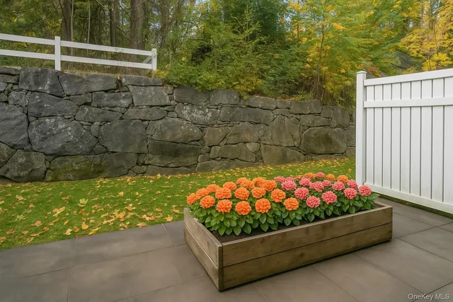 $895,000 | 25 Glen Hill Lane, Unit 25, Tarrytown, NY 10591