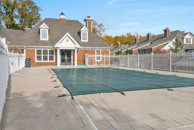 $895,000 | 25 Glen Hill Lane, Unit 25, Tarrytown, NY 10591