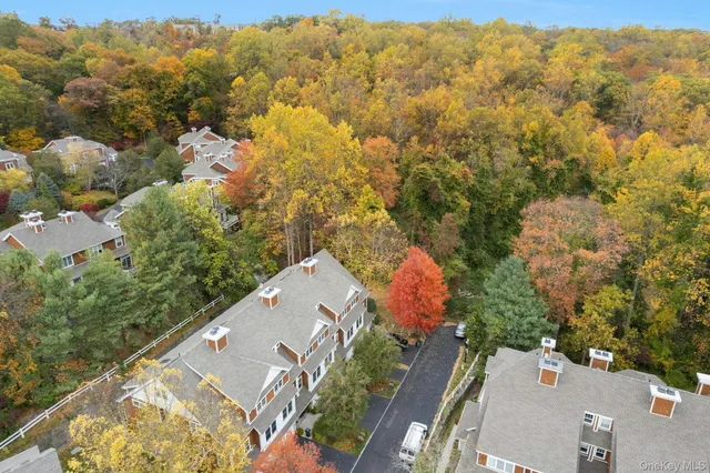 $895,000 | 25 Glen Hill Lane, Unit 25, Tarrytown, NY 10591