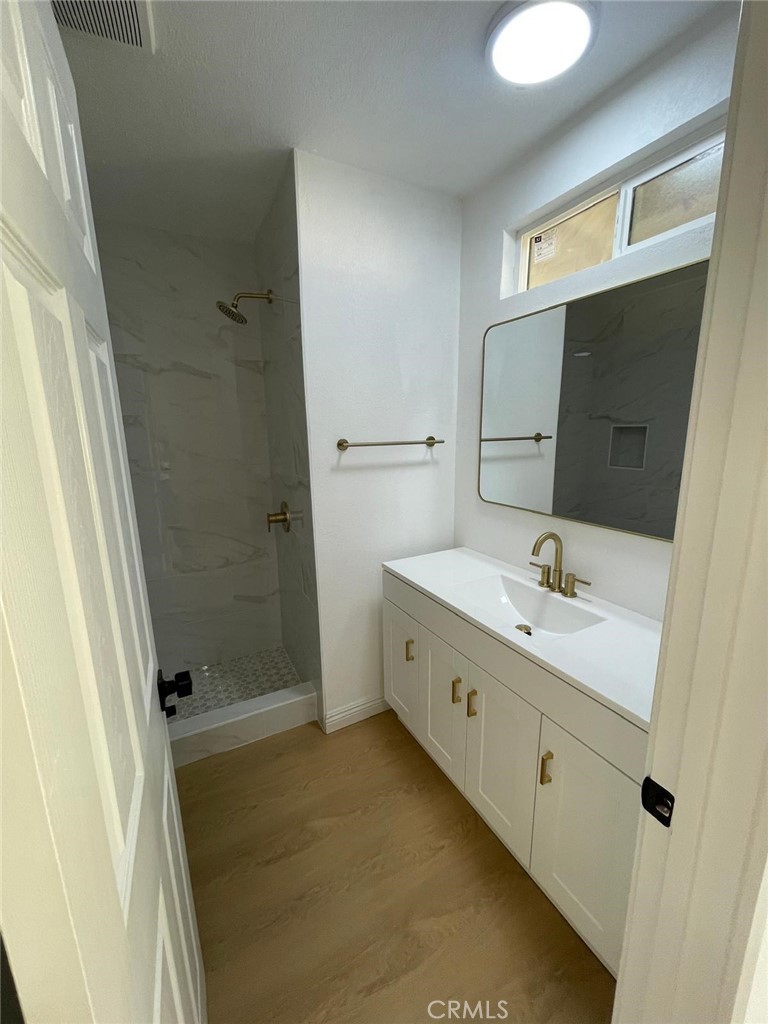 291 North Church Avenue Rialto, CA 92376 - Photo 12 of 19 Master Bathroom