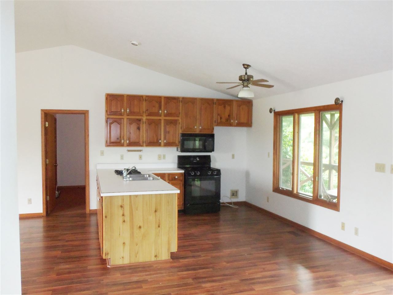 1944 Red Brush Road Newburgh, IN 47630 - Photo 6 of 19 Gallery Image 6