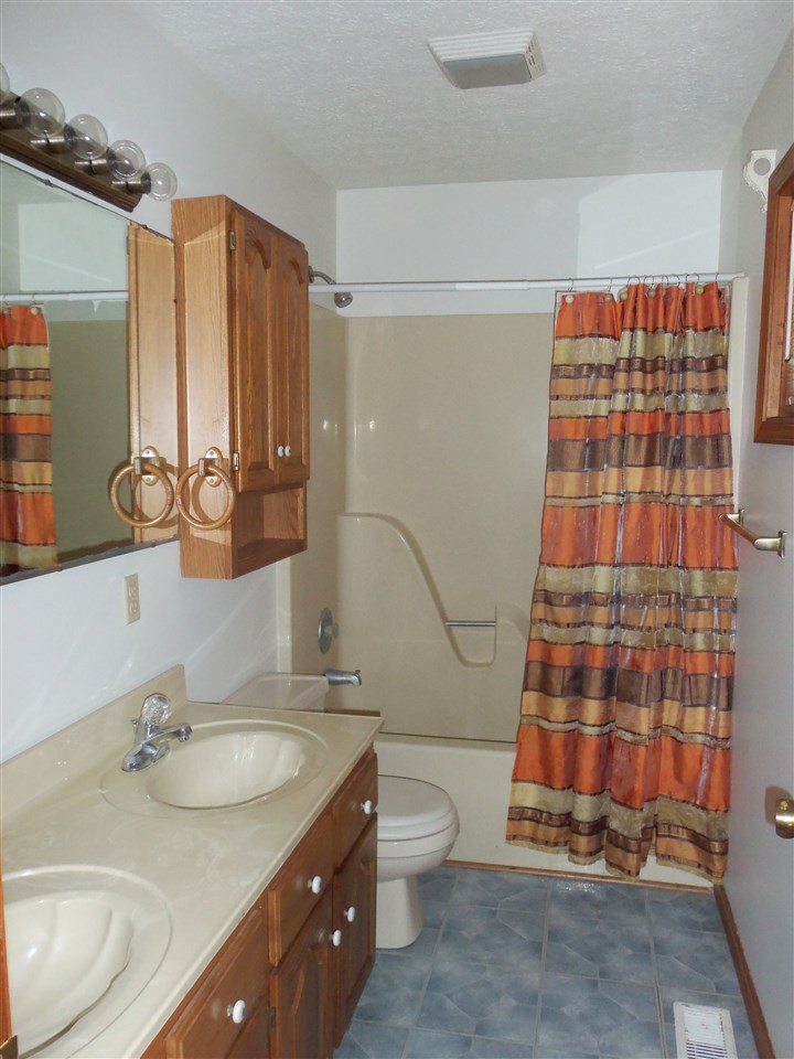 1944 Red Brush Road Newburgh, IN 47630 - Photo 10 of 19 Gallery Image 10
