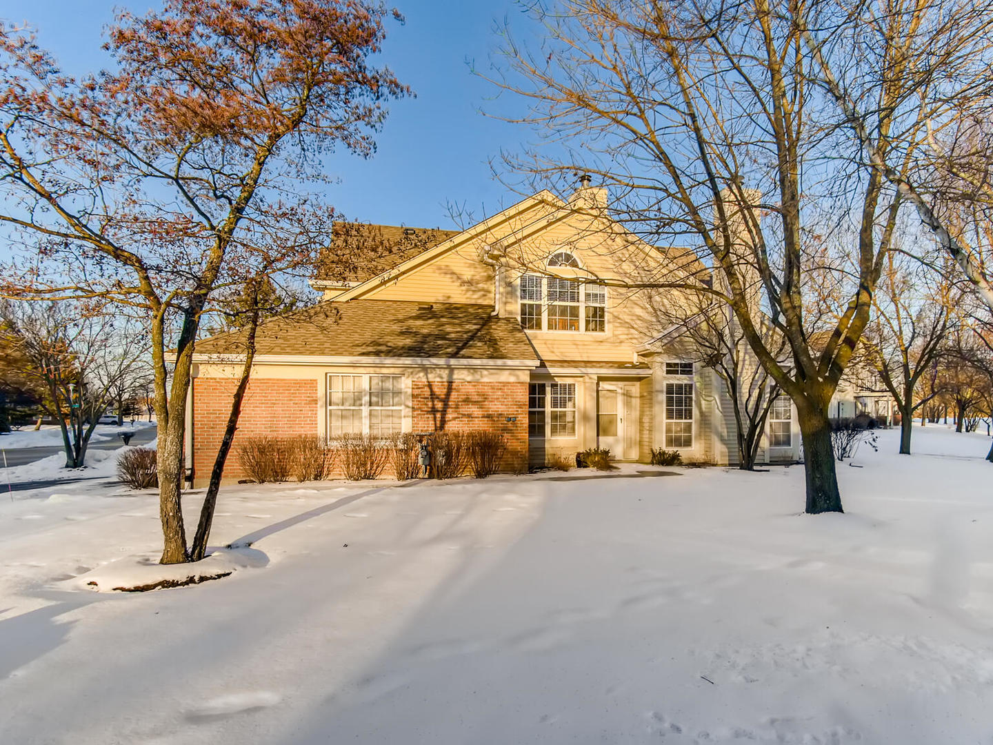 1627 Columbia Circle, Unit 4 Bartlett, IL 60103 - Photo 2 of 11