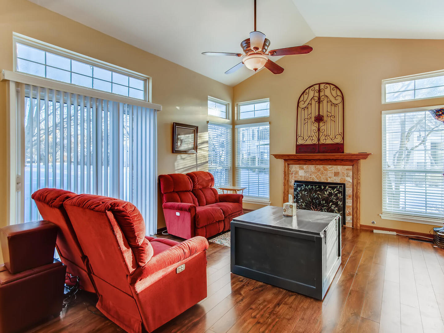 1627 Columbia Circle, Unit 4 Bartlett, IL 60103 - Photo 3 of 11