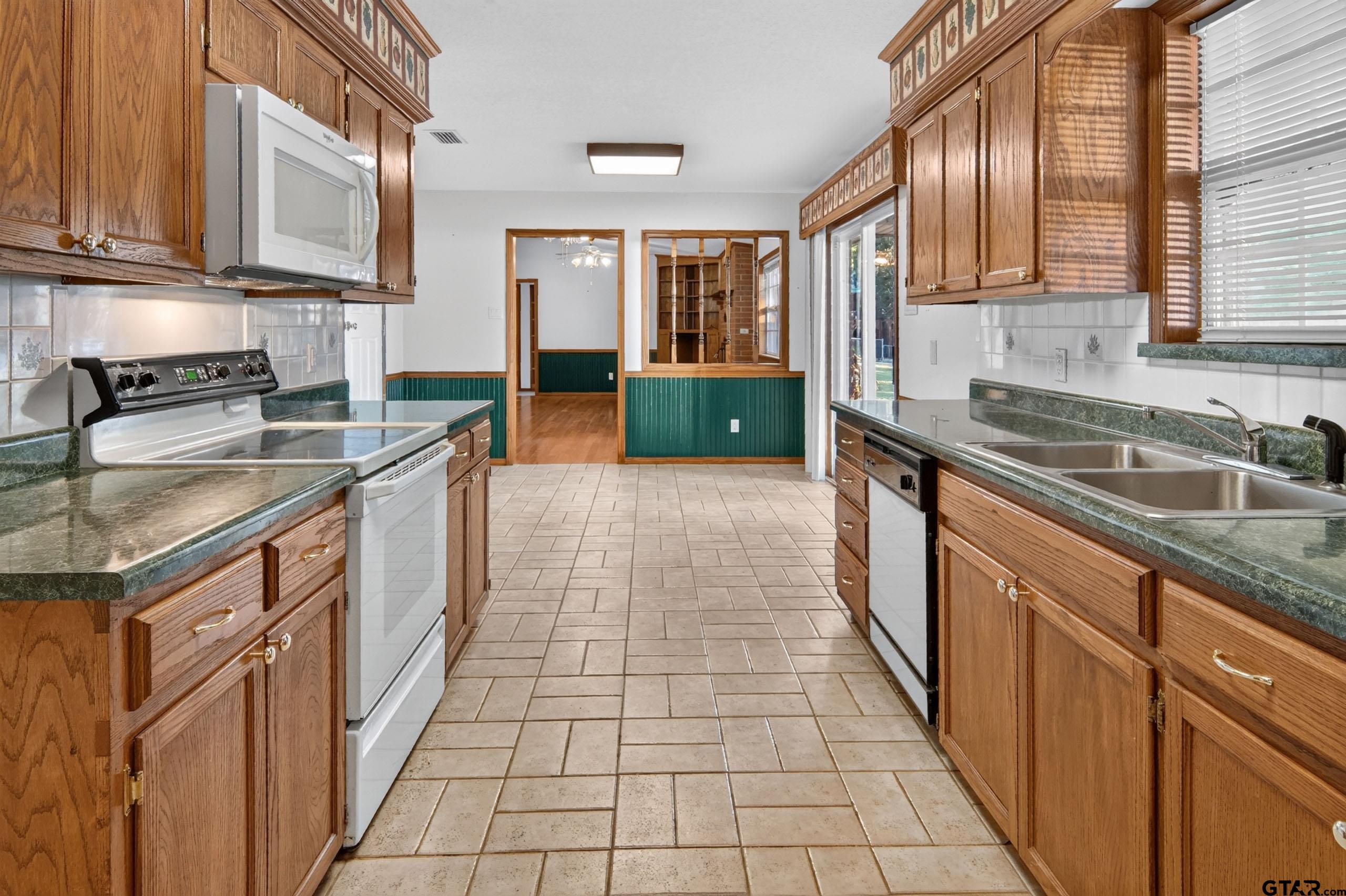1189 Rscr 3325 Emory, TX 75440 - Photo 14 of 34 Gallery Image 14