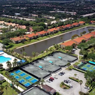 $299,000 | 9927 Seacrest Circle, Unit 202, Boynton Beach, FL 33437
