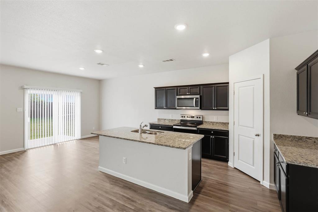 453 Canoe Way Crowley, TX 76036 - Photo 3 of 27