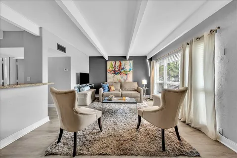 $220,000 | 2124 Northeast 5th Avenue, Unit 212, Wilton Manors, FL 33305