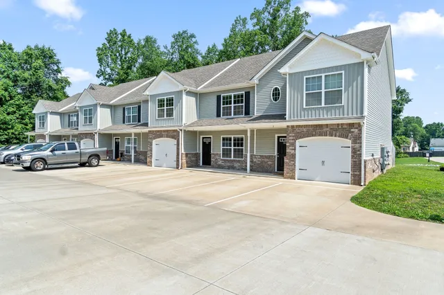 $1,305 | 1552 Tylertown Road, Unit 610, Clarksville, TN 37040