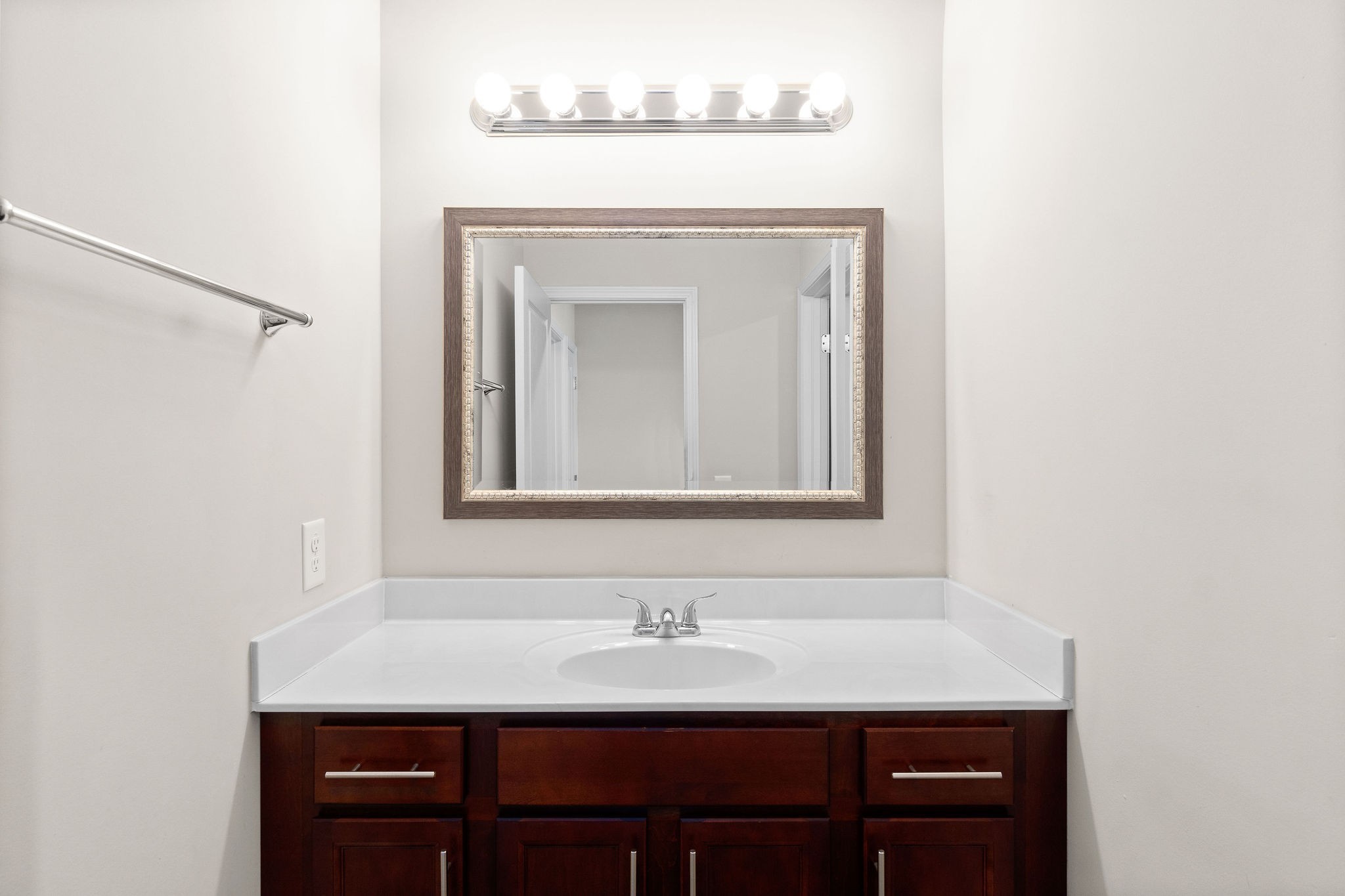 1552 Tylertown Road, Unit 610 Clarksville, TN 37040 - Photo 20 of 24 a bathroom with a sink and a mirror