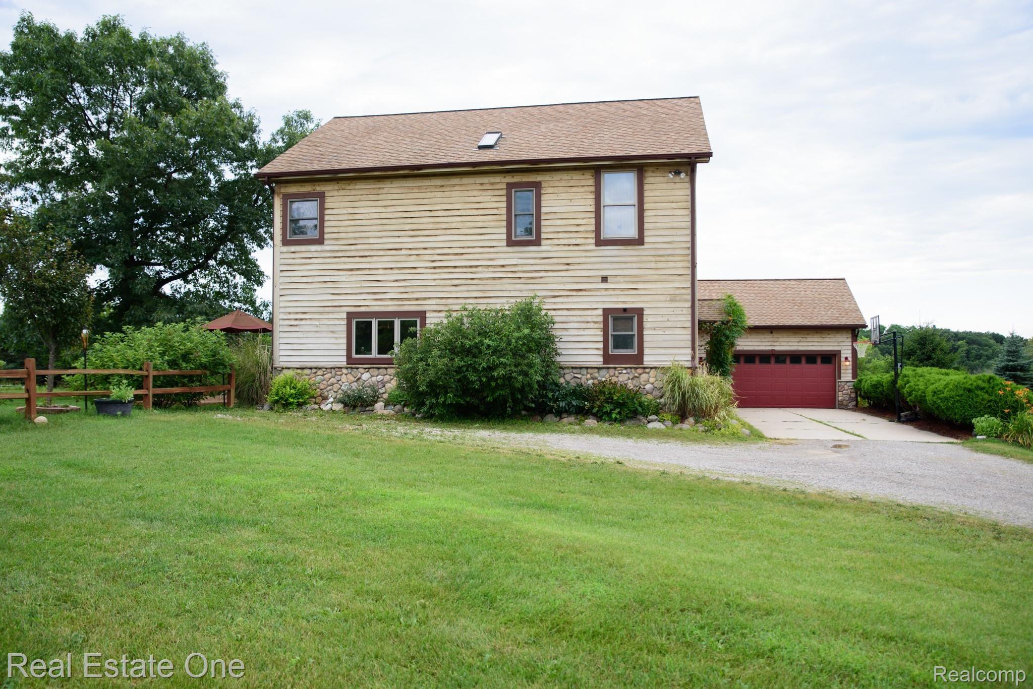 9742 Clyde Road Fenton, MI 48430 - Photo 13 of 54 DSP_3718.jpg