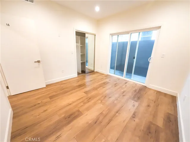 $2,566 | 117 East 29th Street, Unit 117 3/4, Los Angeles, CA 90011