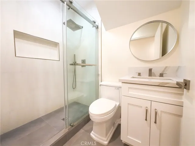 $2,566 | 117 East 29th Street, Unit 117 3/4, Los Angeles, CA 90011