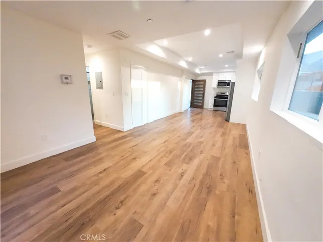 $2,566 | 117 East 29th Street, Unit 117 3/4, Los Angeles, CA 90011