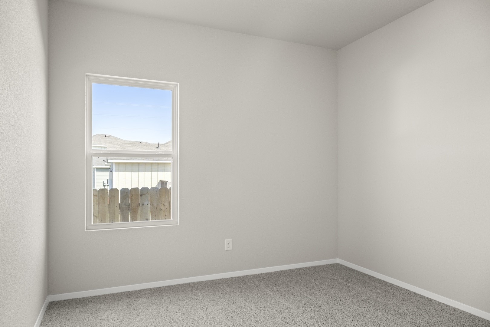 5509 Sacra Cove Austin, TX 78747 - Photo 36 of 38 an empty room with a window