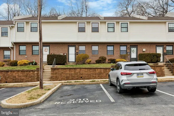 a car parked in front of a building