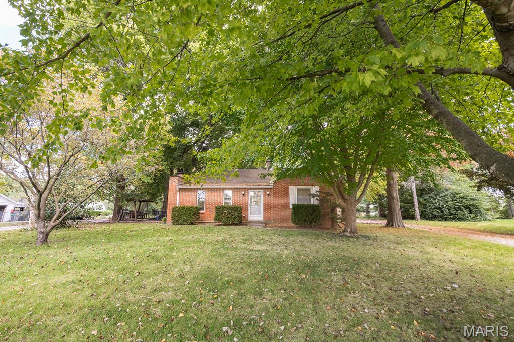 2608 East B Street Road Belleville, IL 62221 - Photo 1 of 30 Gallery Image 1