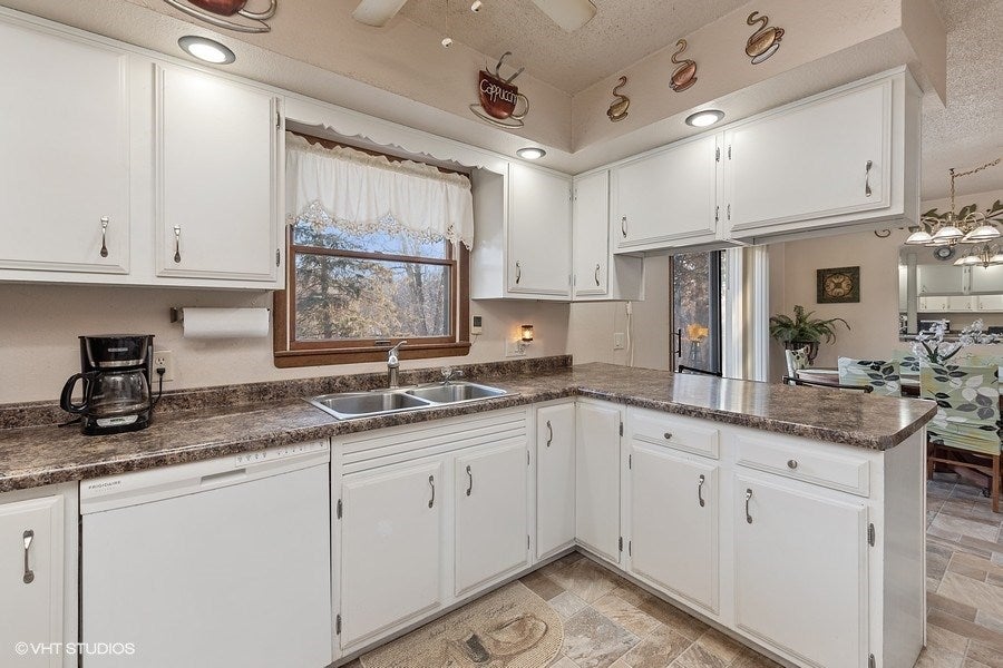 2387 Copi Road Northwest Tiffin, IA 52340 - Photo 7 of 25 Gallery Image 7