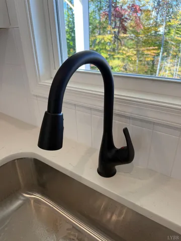 $284,900 | 110 Aaron Place, Unit 601, Lynchburg, VA 24502