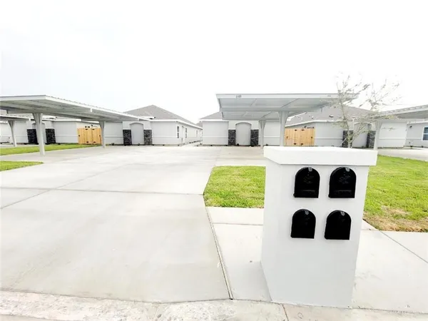 $1,095 | 1909 Davenport Street, Unit 1, Weslaco, TX 78596