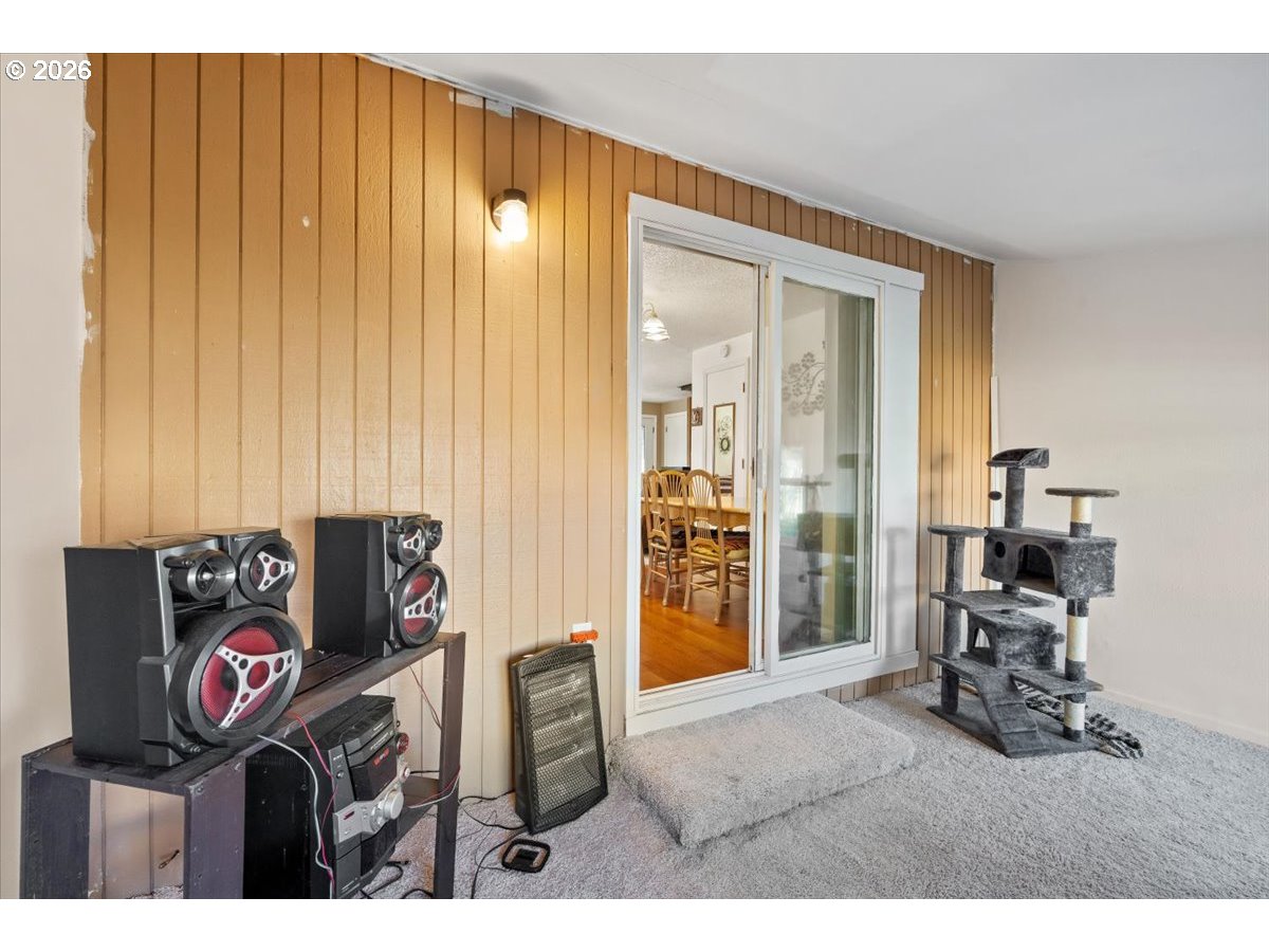 904 South Magnolia Street Cornelius, OR 97113 - Photo 2 of 28 a view of a livingroom with furniture and a couch