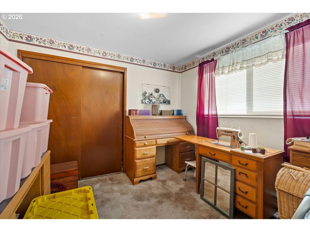 904 South Magnolia Street Cornelius, OR 97113 - Photo 7 of 28 a very nice looking room with a couch