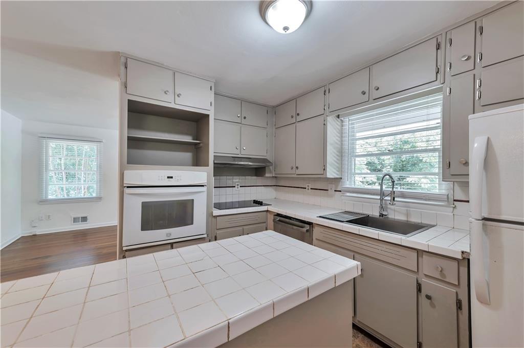 1728 Springer Street Northwest Atlanta, GA 30318 - Photo 5 of 15