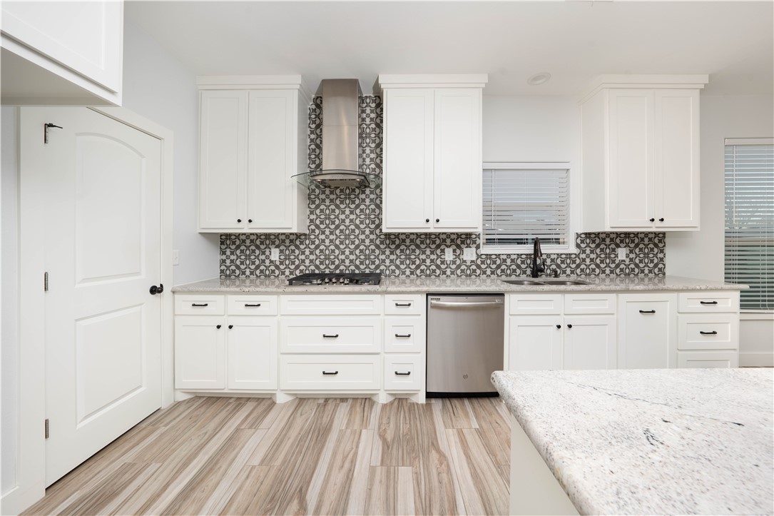 4802 Del Paseo Street Corpus Christi, TX 78411 - Photo 14 of 40