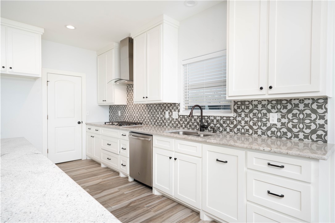 4802 Del Paseo Street Corpus Christi, TX 78411 - Photo 15 of 40