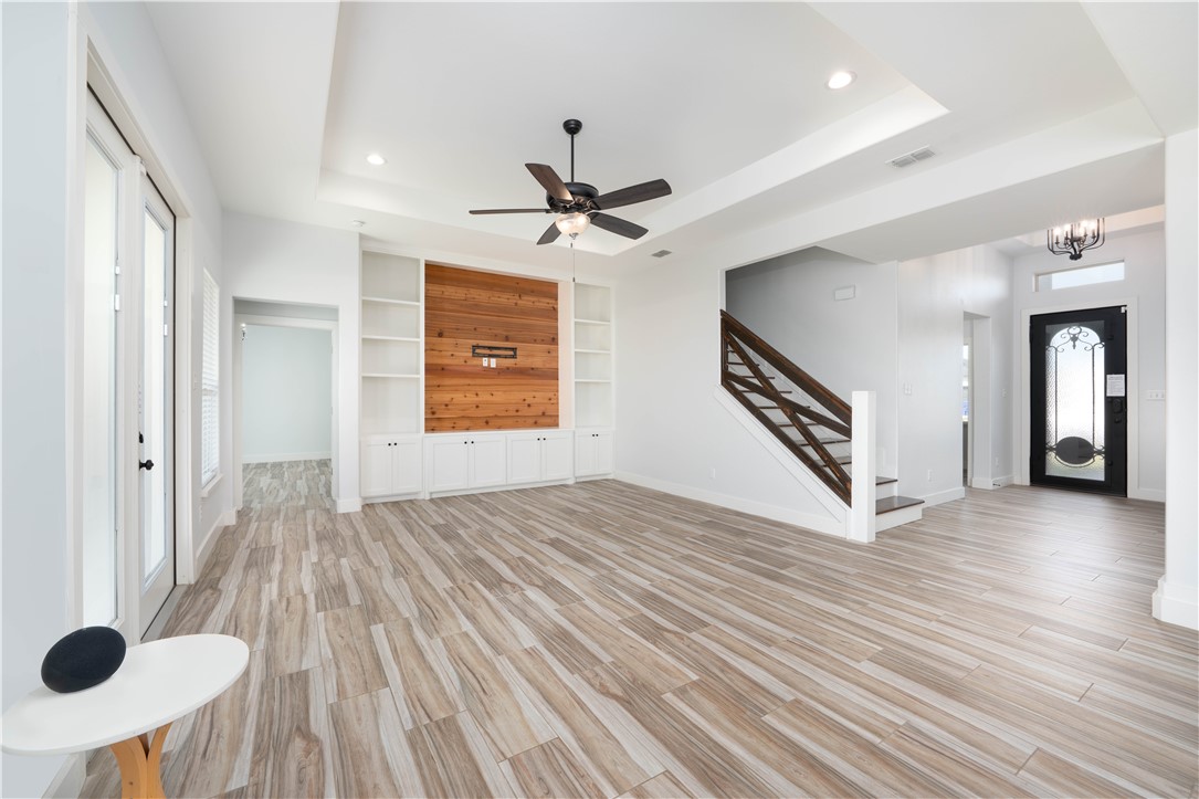 4802 Del Paseo Street Corpus Christi, TX 78411 - Photo 6 of 40