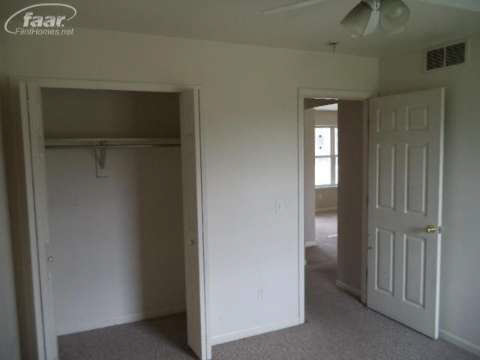 8082 Morrish Road Flushing, MI 48433 - Photo 8 of 24 20356747-7.JPG