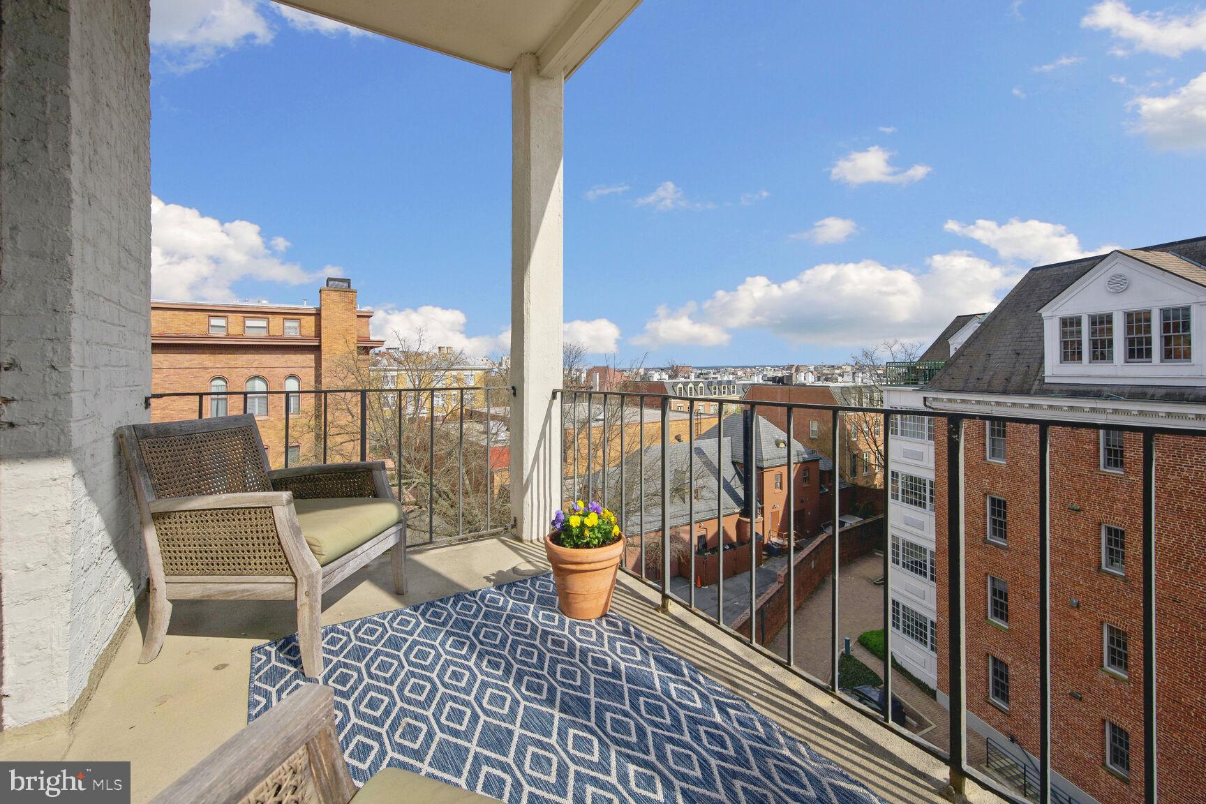 2230 California Street Northwest, Unit 6CE Washington, DC 20008 - Photo 20 of 49 PRIVATE CONTEMPLATIVE BALCONY