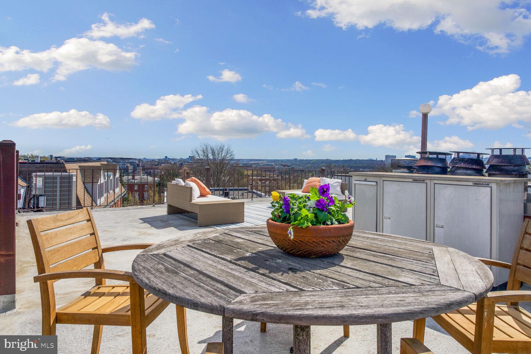 2230 California Street Northwest, Unit 6CE Washington, DC 20008 - Photo 37 of 49 INTIMATE DINNER