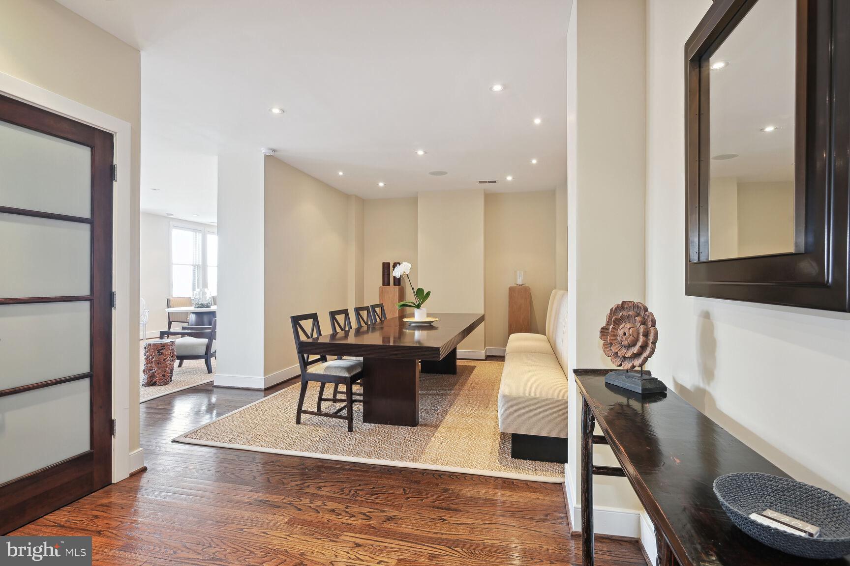 2230 California Street Northwest, Unit 6CE Washington, DC 20008 - Photo 5 of 49 GRACIOUS DINNING ROOM
