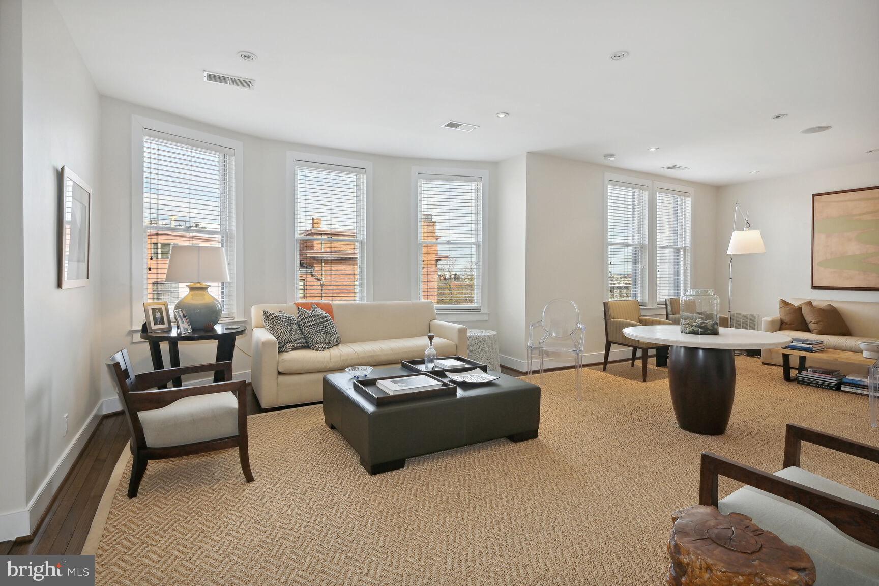 2230 California Street Northwest, Unit 6CE Washington, DC 20008 - Photo 6 of 49 FORMAL LIVING ROOM