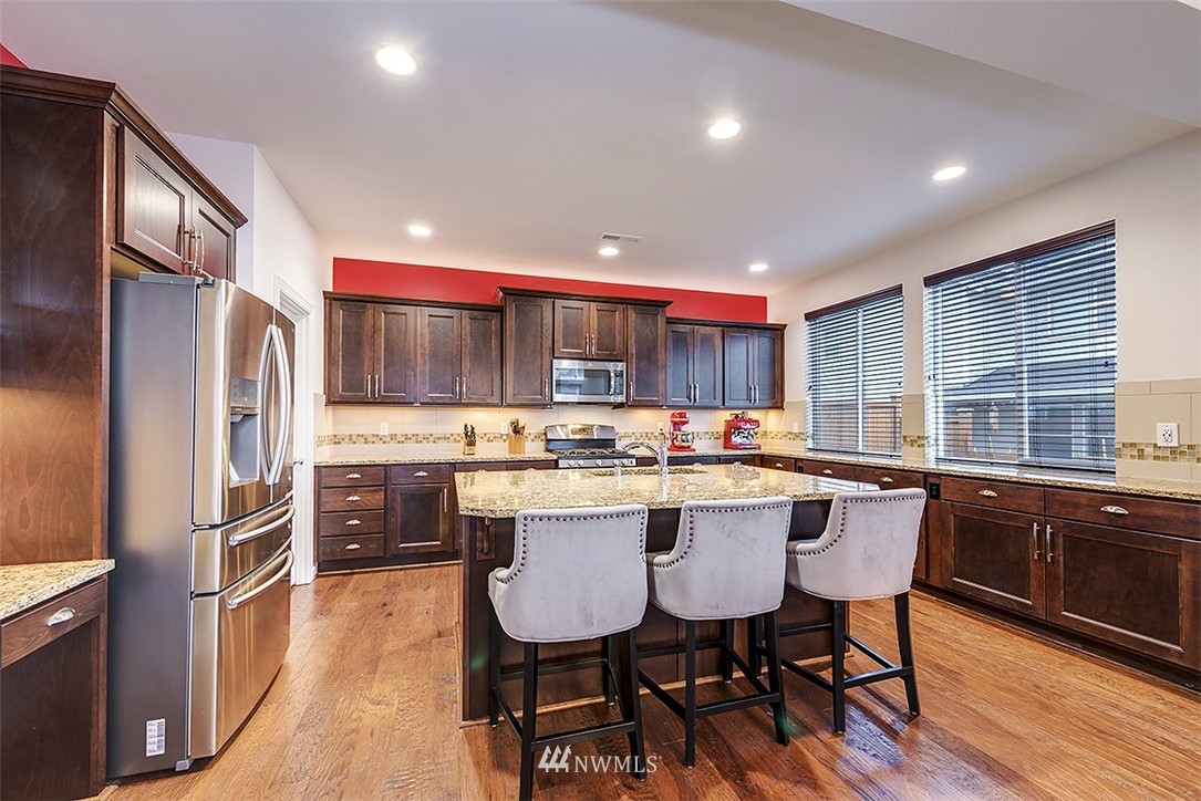 19607 35th Drive Southeast Bothell, WA 98012 - Photo 3 of 19 Gallery Image 3