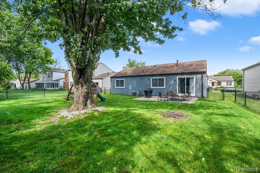 42102 Ridge Road West Novi, MI 48375 - Photo 27 of 29