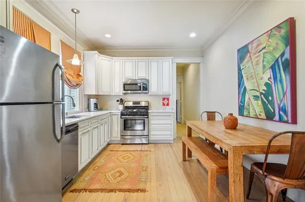 $2,400 | 5364 Laurel Street, New Orleans, LA 70115