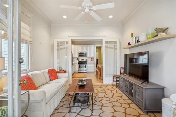 $2,400 | 5364 Laurel Street, New Orleans, LA 70115