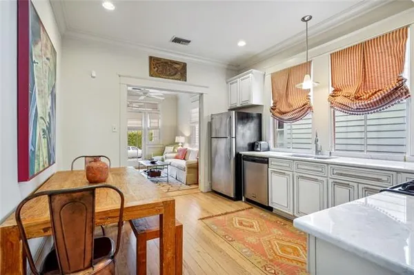 $2,400 | 5364 Laurel Street, New Orleans, LA 70115