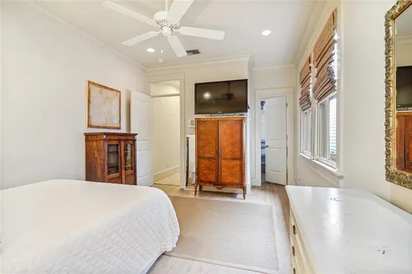 $2,400 | 5364 Laurel Street, New Orleans, LA 70115