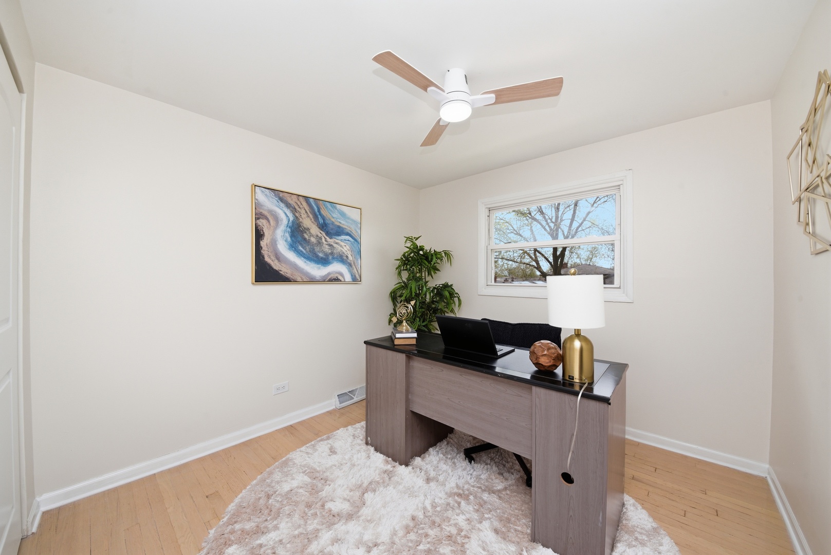 11603 South Loomis Street Chicago, IL 60643 - Photo 15 of 26 a workspace with furniture and window