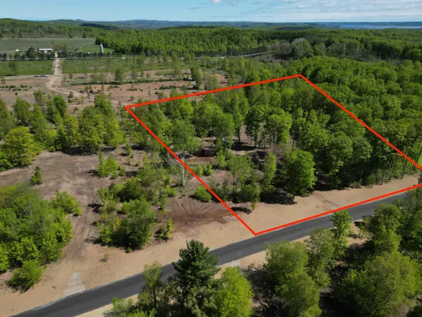 $219,900 | 1155 East Solaris Way, Maple City, MI 49664