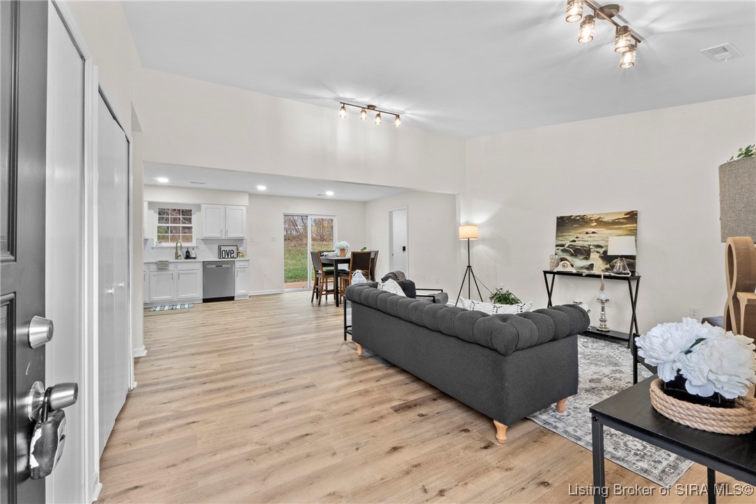 1115 Marci Lane Georgetown, IN 47122 - Photo 7 of 34