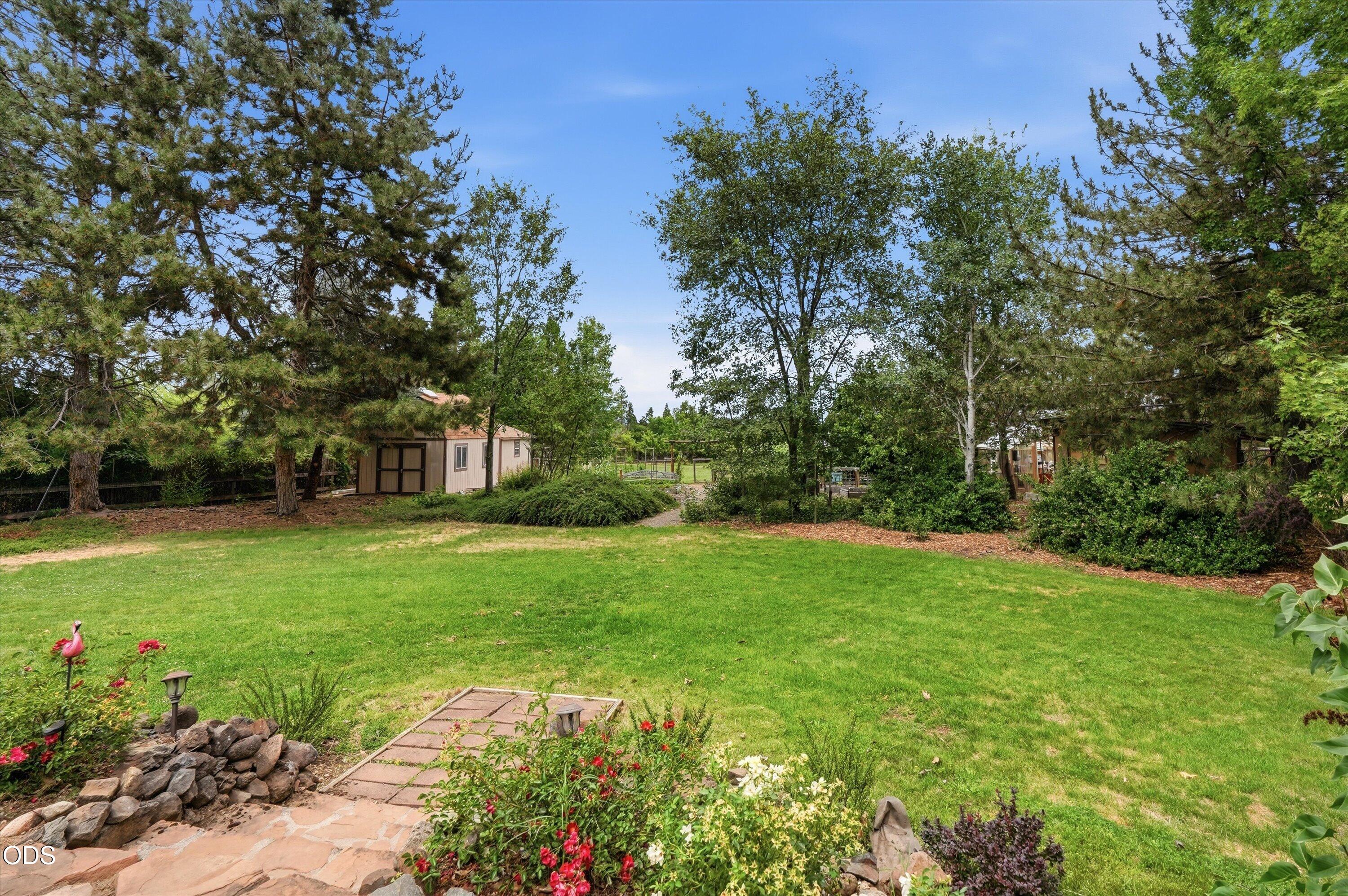 2298 Camp Baker Road Medford, OR 97501 - Photo 40 of 58