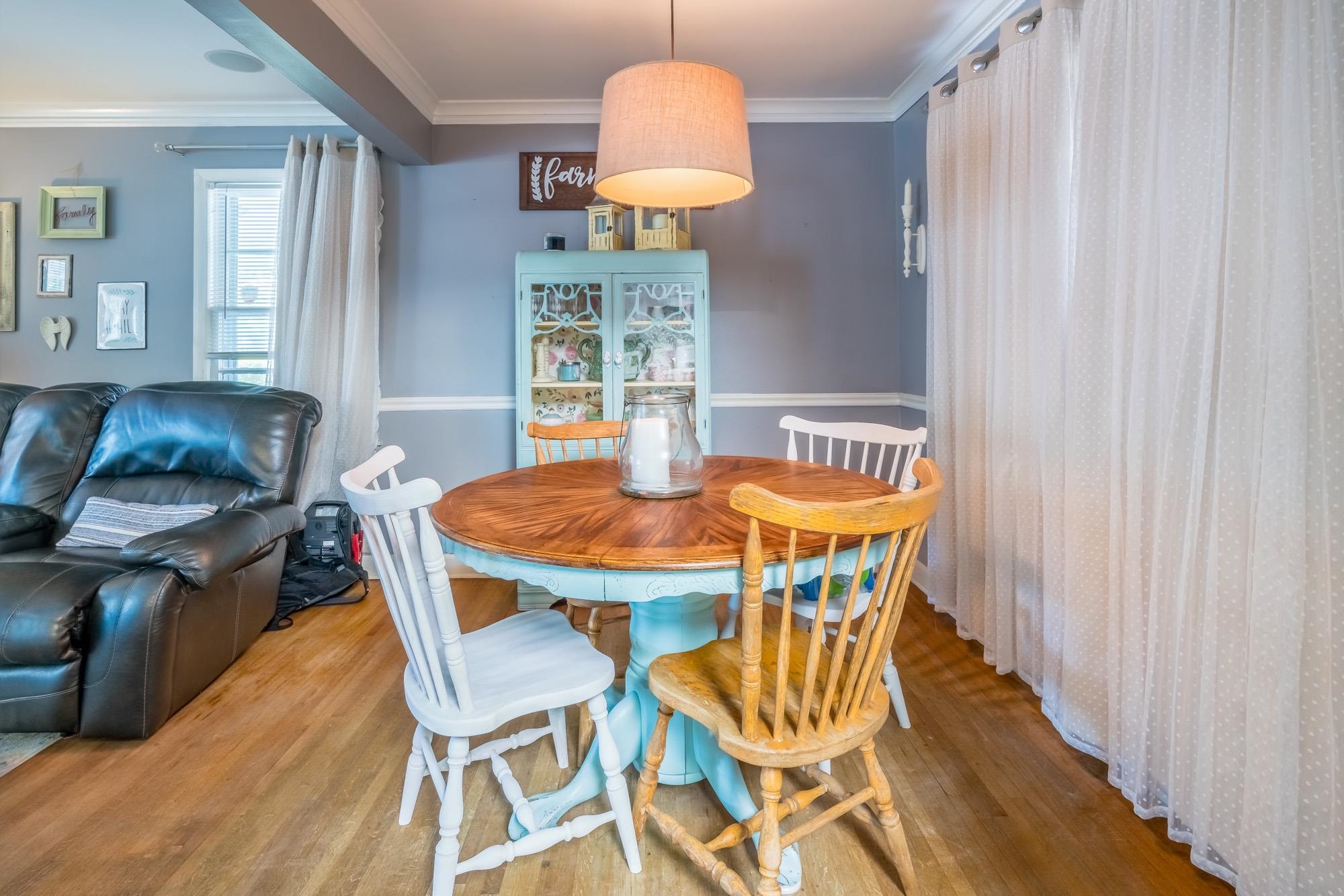 1632 South Perkins Road Memphis, TN 38117 - Photo 16 of 25 a view of a dining room with furniture and a window