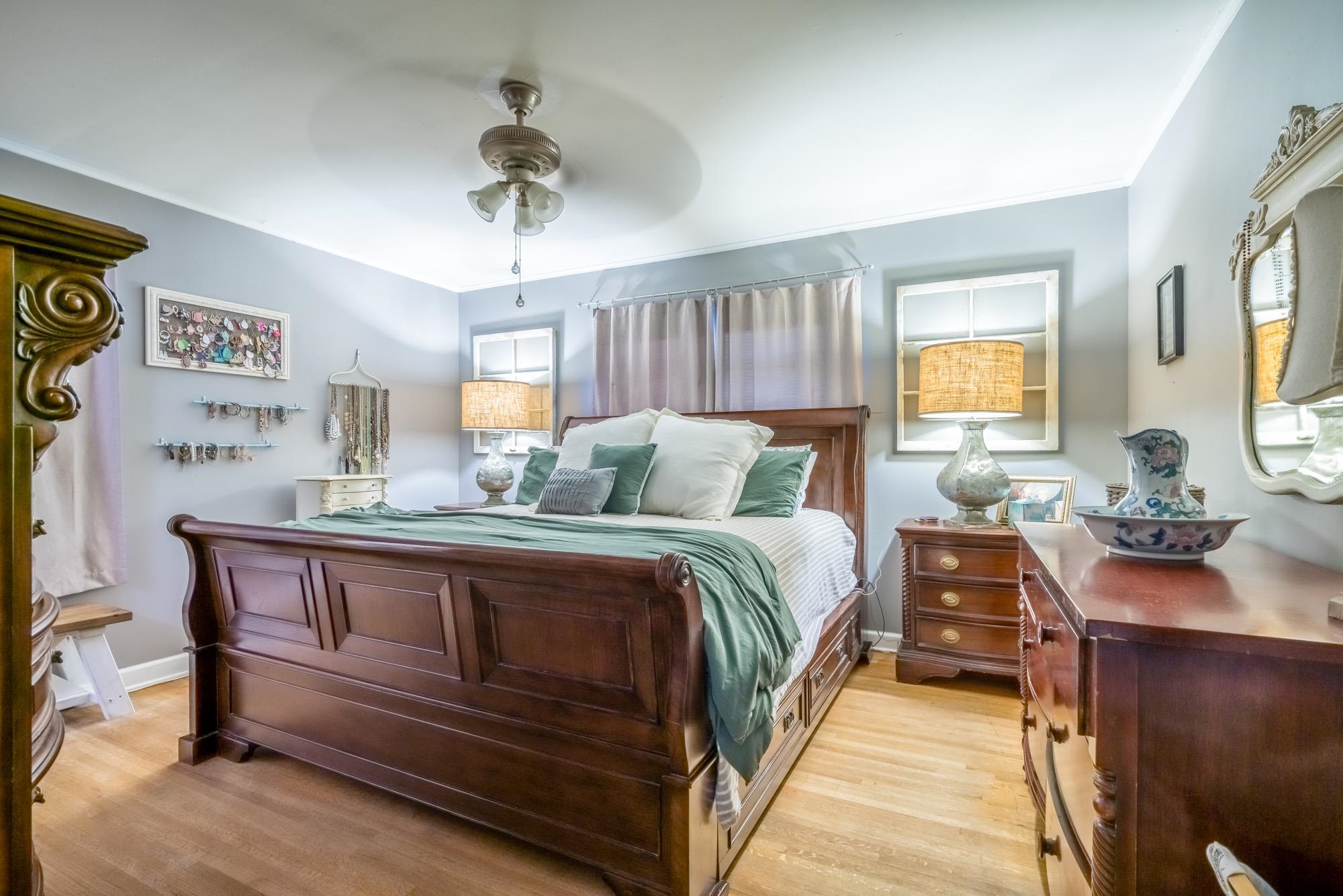 1632 South Perkins Road Memphis, TN 38117 - Photo 21 of 25 a bedroom with bed and window