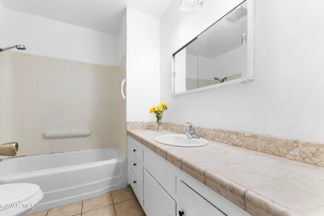 $439,900 | 44410 Loneoak Avenue, Lancaster, CA 93534